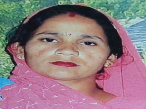Aunt-nephew played hanging, aunt's death