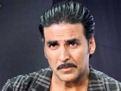 Akshay kumar is talking about hindi language
