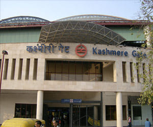bomb blast threat to kashmeeri gate metro