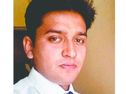 story of four students passed UPSC exams