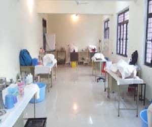 who earn in lakhs not paying clinic 250 rupies