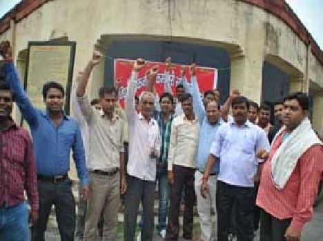 Clerical workers rallied for action