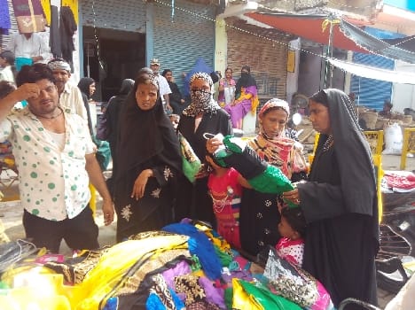 women are marketing for Eid 