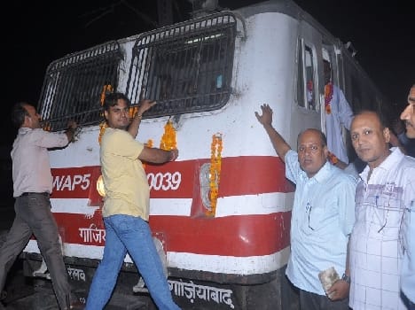 Train driver take shatabdi-rajdhani from headquarter