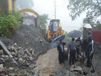 60 hours alert of heavy rain in uttarakhand.