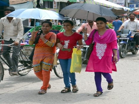 The rain ceased Bilbilaa people from the humid heat