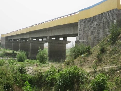 The bridge was constructed by Car Service