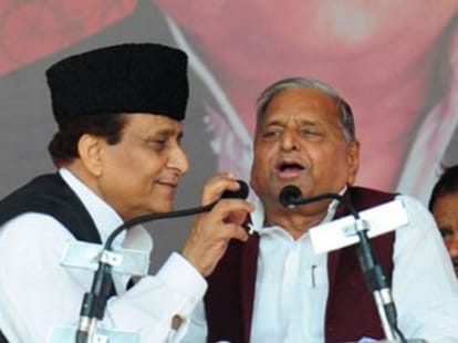 Mulayam singh yadav says 4 people can't do rape