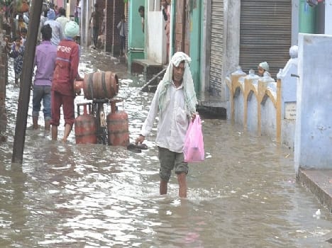 heavy raining, whole city blocked with water