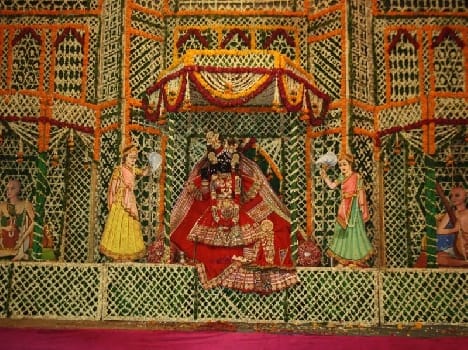 FOOLBANGLA in radha saneh bihari temple