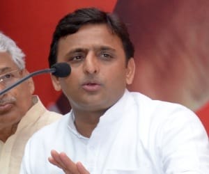 CM Akhilesh speaks about Amitabh Mulayam issue.