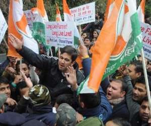 bjp protest againest vikramaditya name not in chargesheet.