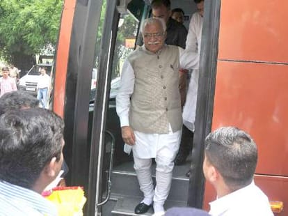 haryana cm khattar statement on dinner diplomacy in politics