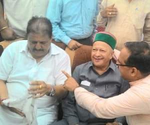 mla randhir sharma beaten up by in cm virbhadra programme at bilaspur.