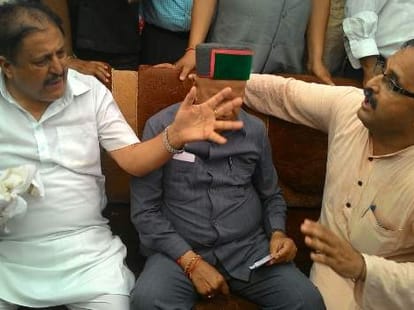 mla randhir sharma beaten up by in cm virbhadra programme at bilaspur.