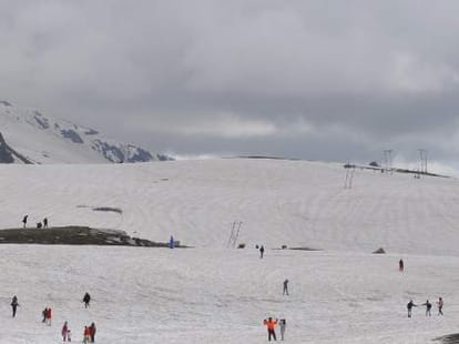 National Green Tribunal banned entry of diesel vehicles  in rohtang