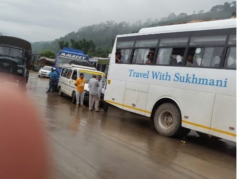 road traffic suspended between jammu and kashmir 