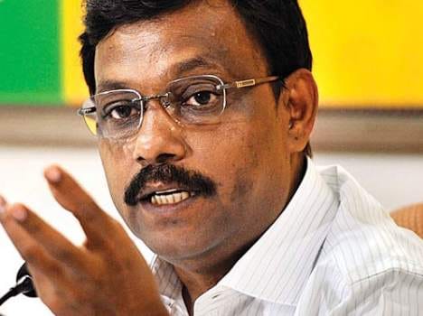 education minister of maha is high school fail