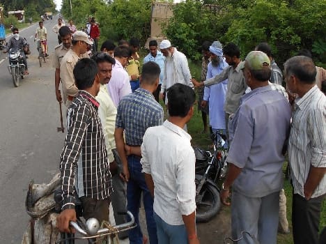 Uncontrolled truck cycle And bike riders crushed