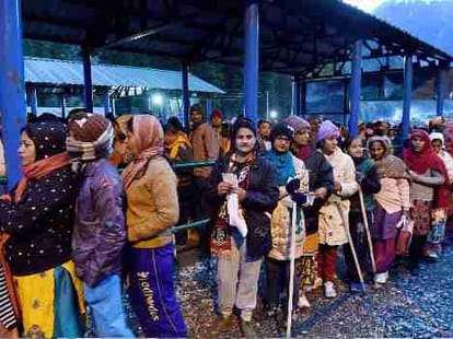 amarnath yatra resumes after day break