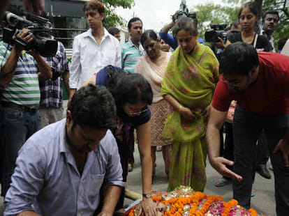 amanmani tripathi create ruckus in lucknow civil hospital