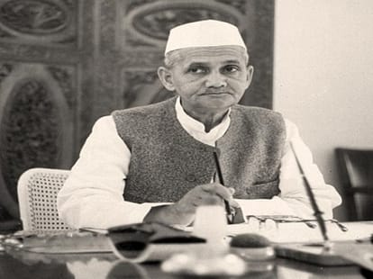 is netaji is with lal bahadur shastri in tashkent