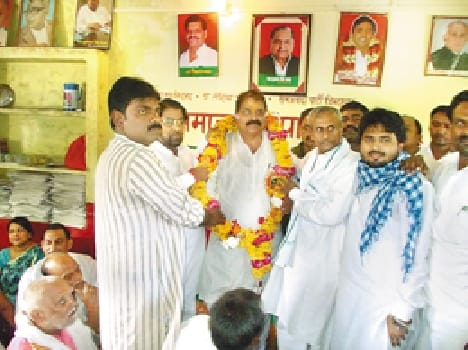 samajwadi leaders welcomes vishambhar yadav