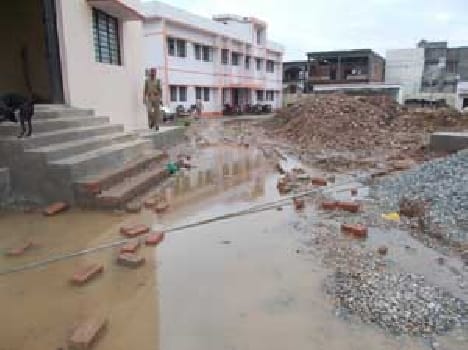 Plenty lashed cloud , water entered homes