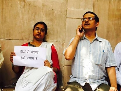 ips amitabh thakur threatened by mulayam singh yadav