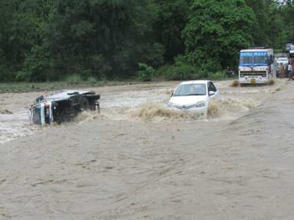 heavy rain in uttarakhand, kedardham yatra stop.