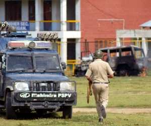 Mob sets ablaze vehicle of PDP MP's aide in Kulgam