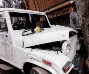 two died in road accidents in bilaspur and kinnaur.