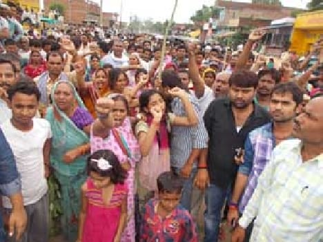 Expose the murder of teenager , accused arrested