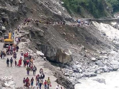 heavy rain in uttarakhand, kedardham yatra stop.