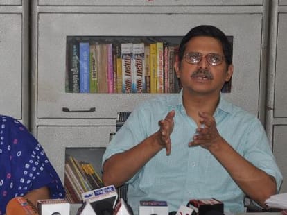 Amitabh Thakur ask for security from UP govt.