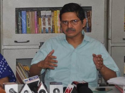 Suspended IPS officer Amitabh Thakur to join RSS.