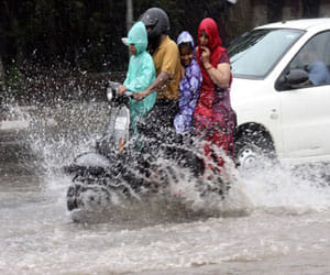 This weekend will again rain