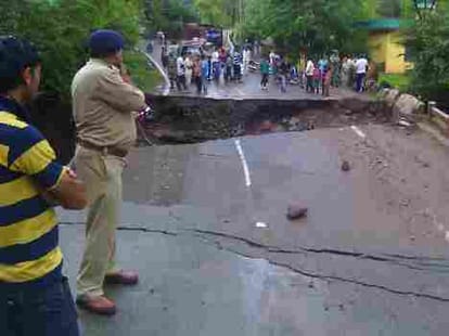 heavy rain fal in north india