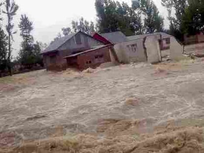 cloud cracked in Chhatru, massive destruction one death