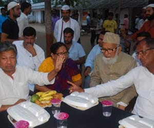 SP leaders clash at Roza Iftar programme in jail.