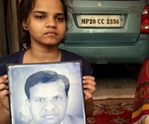 vyapam: late doctor family said plz remove the charges