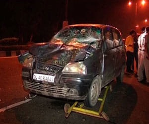 five policemen injured in an accident in delhi