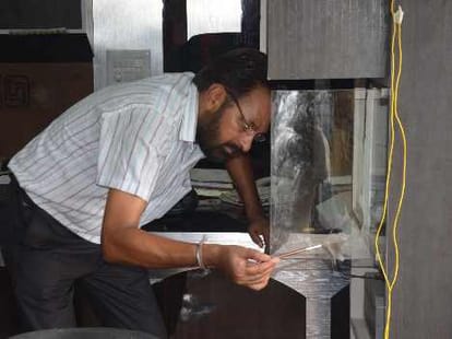 six rifle 1200 bullets stolen from arms shop