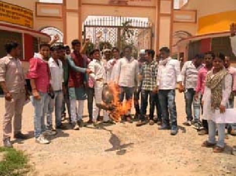 students burnt effigy