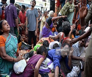 Huge stampede in Rajahmundry during Maha pushkaram