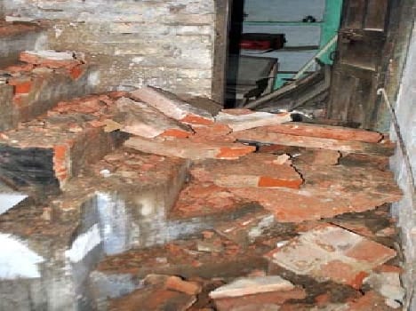 Debris of the roof fell resembled chaos