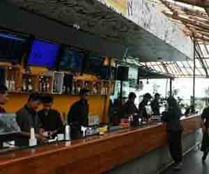 trading of drinks is being done in this bar