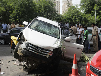 Auto driver killed in gang war in gurgaon