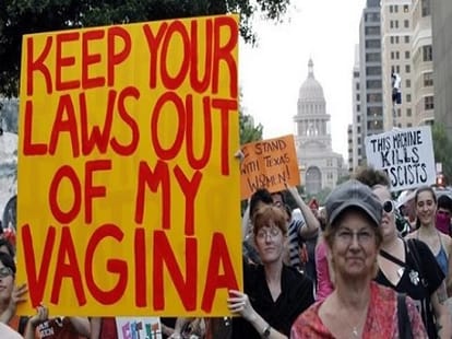 Some Doctors Are Taking Selfies With Women’s Vaginas During Birth