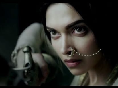 Deepika Padukone Deleted An Instagram Post Because It Pissed Shah Rukh Khan Off!